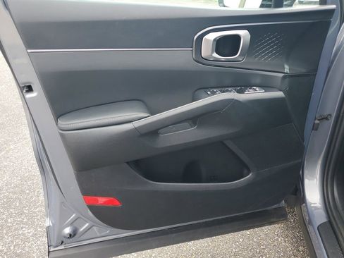 Used 2025 Kia Sorento S w/ Panoramic Sunroof Package FWD image 8