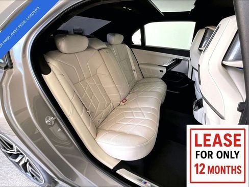 Used 2023 BMW 740i image 37