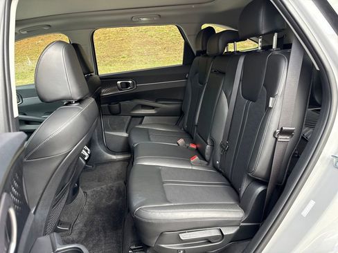 Used 2025 Kia Sorento S w/ Panoramic Sunroof Package image 26