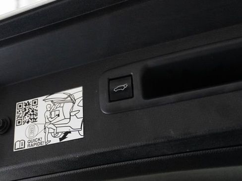 Used 2024 Toyota Highlander XSE image 12