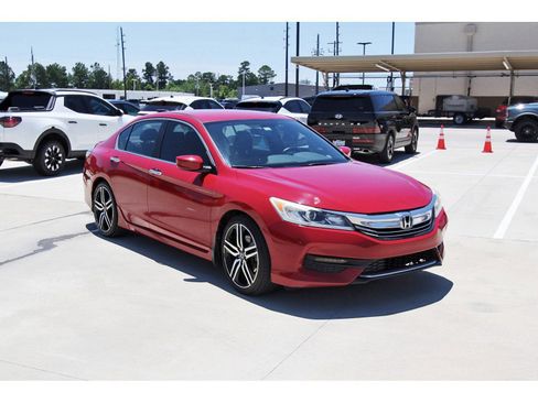Used 2017 Honda Accord Sport image 3