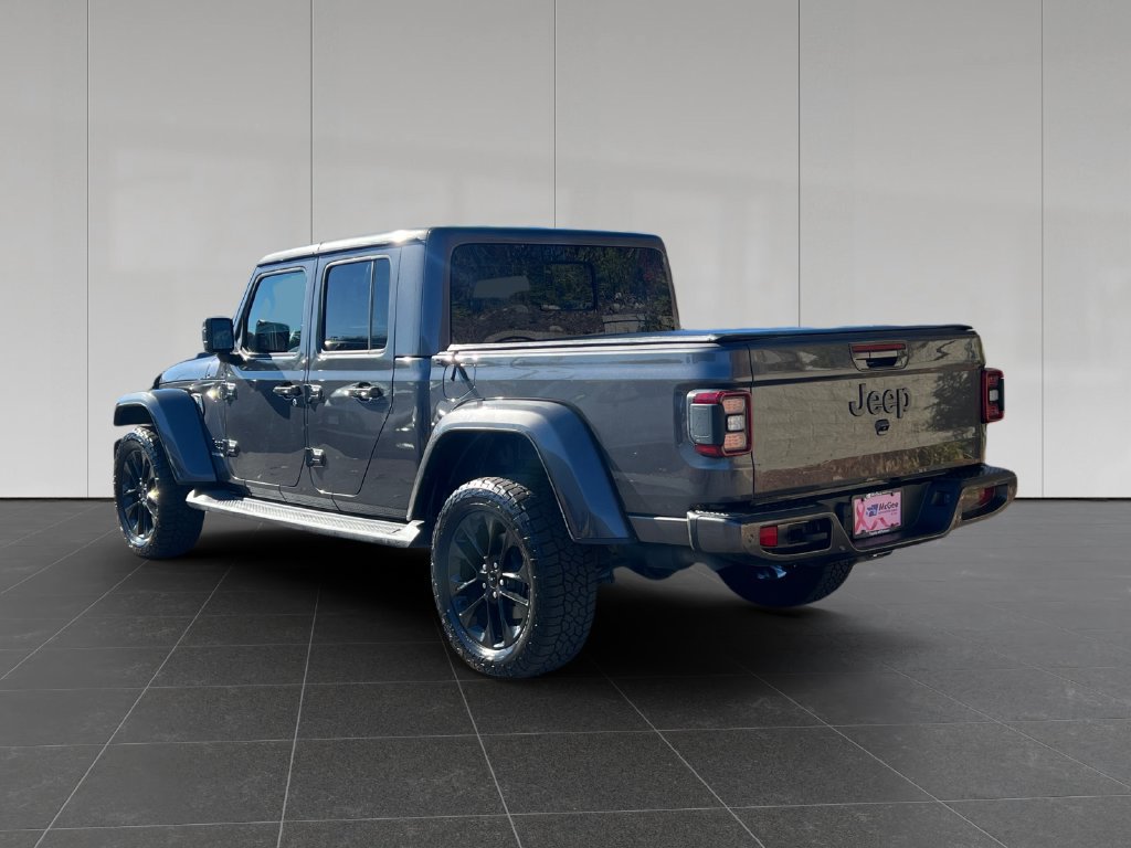 Used 2021 Jeep Gladiator Overland AWD/4WD image 3