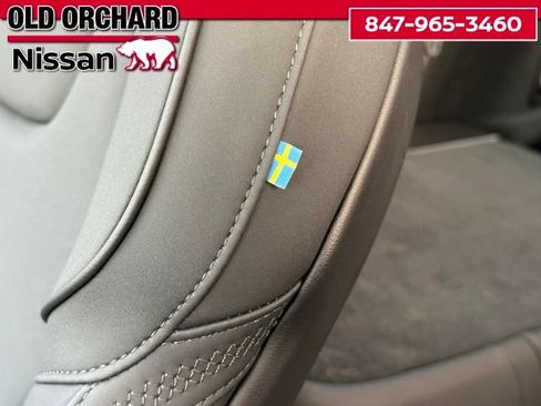 Used 2025 Volvo XC90 B6 Plus w/ Protection Package Premier AWD/4WD image 11