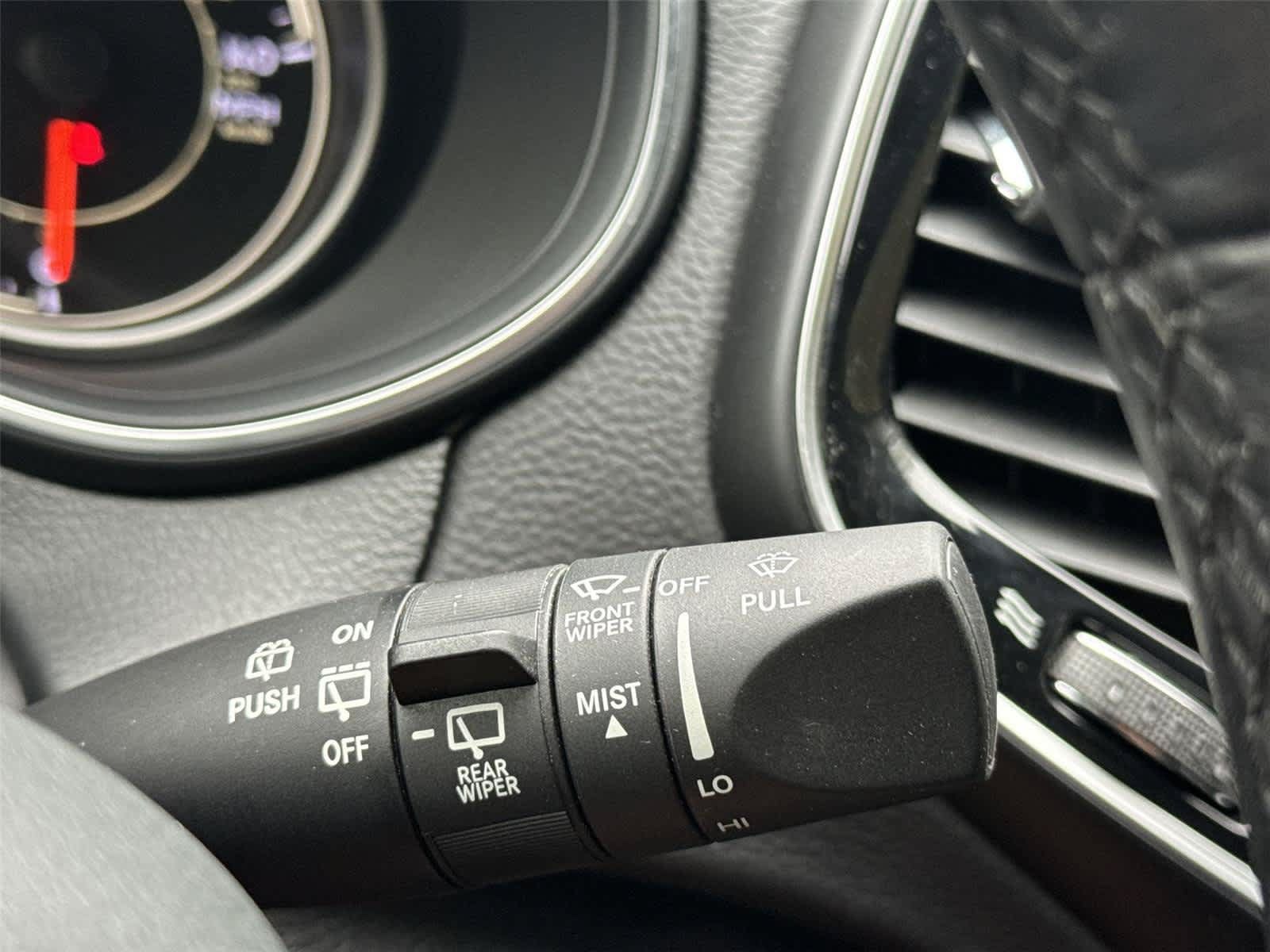 Used 2019 Jeep Cherokee Limited AWD/4WD image 21
