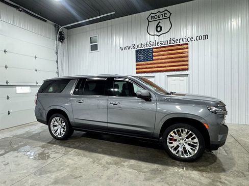 Used 2021 Chevrolet Suburban High Country w/ Premium Package image 2