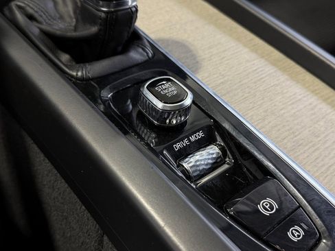 Used 2021 Volvo XC60 T6 Inscription image 29