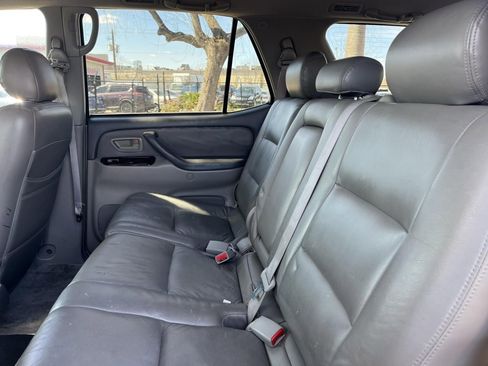 Used 2005 Toyota Sequoia SR5 image 23