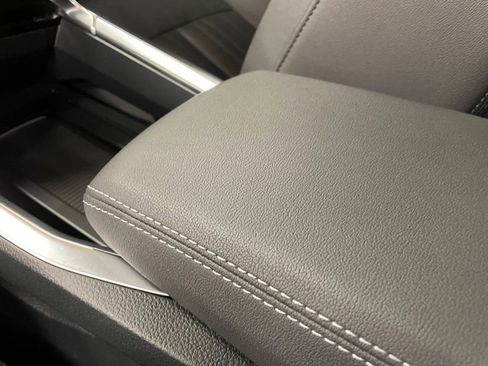 Used 2021 Audi e-tron Premium w/ Convenience Plus Package image 43