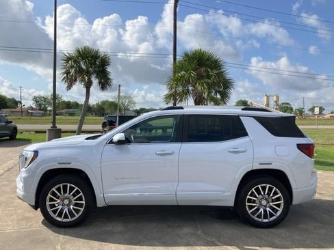 Used 2026 GMC Terrain Denali AWD/4WD image 4