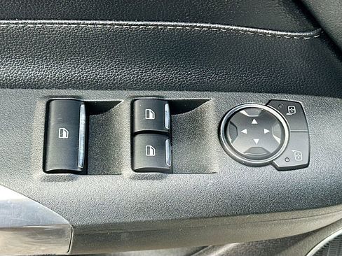 Used 2015 Ford Mustang Premium image 17