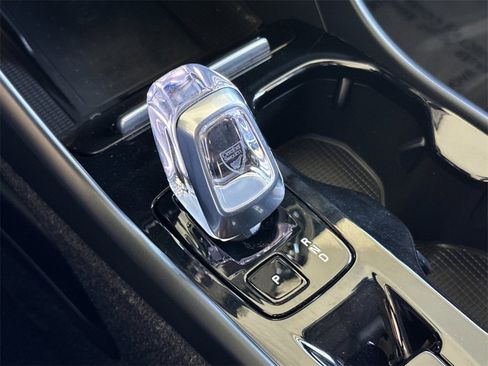 Certified 2023 Volvo XC40 B5 Ultimate image 21