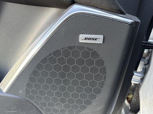 Used 2019 Cadillac Escalade ESV Platinum image 17