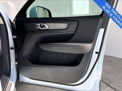 Certified 2025 Volvo XC40 B5 Plus image 25