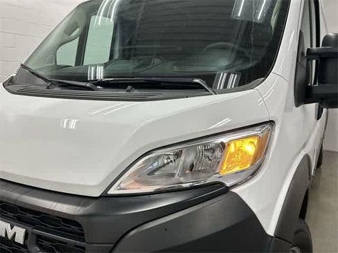 Used 2025 RAM ProMaster 2500 w/ Convenience Group image 31