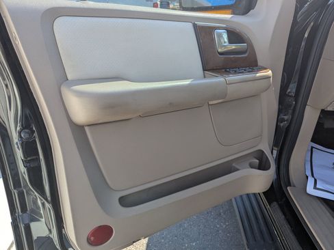Used 2004 Ford Expedition Eddie Bauer AWD/4WD image 10