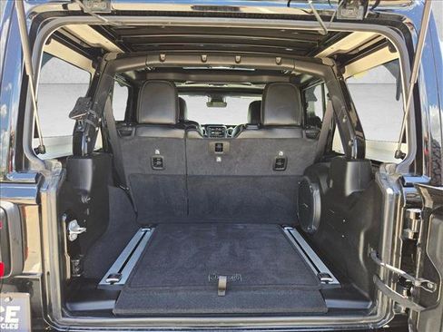 Used 2022 Jeep Wrangler Unlimited Rubicon AWD/4WD image 6