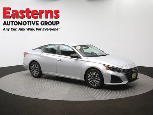 Used 2024 Nissan Altima 2.5 SV FWD image 48