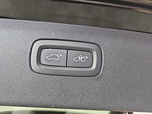 Used 2024 Volvo XC90 B6 Plus AWD/4WD image 13