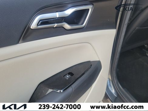 Used 2023 Kia Sportage EX FWD image 13