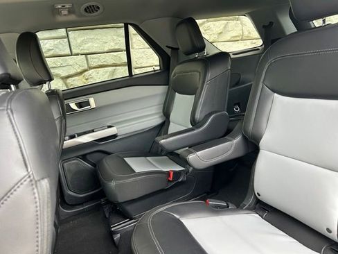 Used 2023 Ford Explorer XLT w/ Equipment Group 202A AWD/4WD image 9