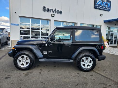 Used 2018 Jeep Wrangler Sport AWD/4WD image 8