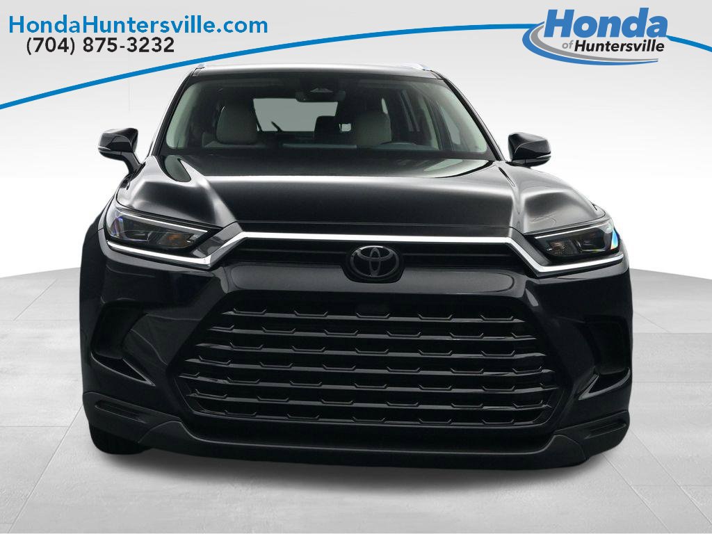 Used 2026 Toyota Grand Highlander XLE FWD image 2