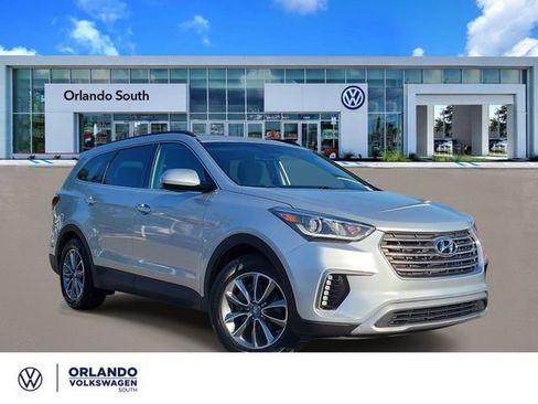 Used 2018 Hyundai Santa Fe SE FWD image 1
