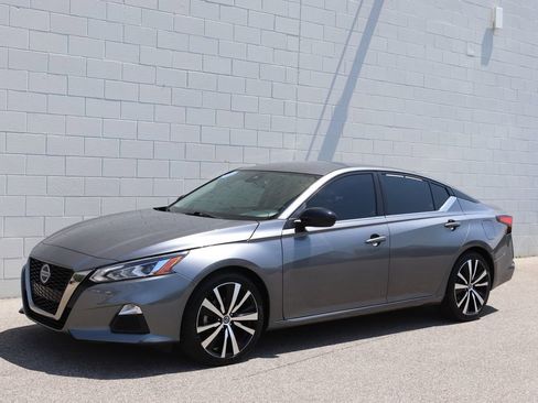Used 2022 Nissan Altima 2.5 SR FWD image 7