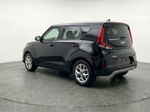 Used 2025 Kia Soul LX w/ LX Technology Package FWD image 6