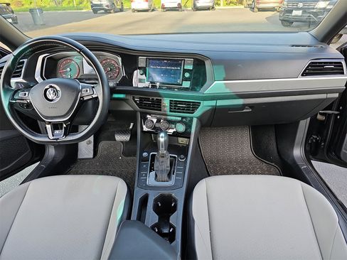 Used 2019 Volkswagen Jetta R-Line image 9