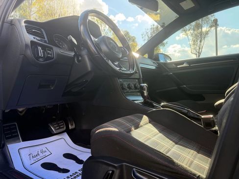 Used 2017 Volkswagen GTI Sport image 10