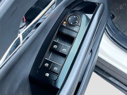 Used 2024 MAZDA CX-30 AWD 2.5 S w/ Preferred Package image 18