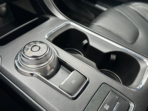 Used 2019 Ford Fusion Titanium image 18