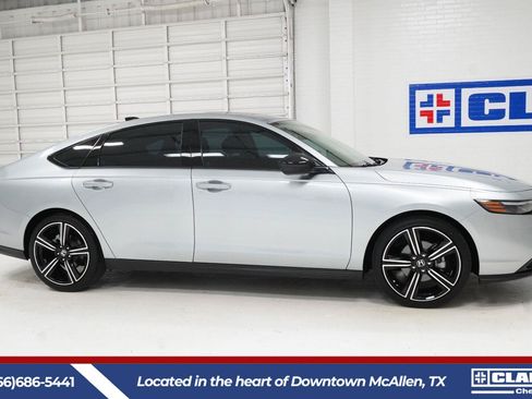 Used 2026 Honda Accord SE image 4