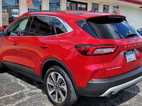 Used 2024 Ford Escape Platinum w/ Premium Technology Package image 27