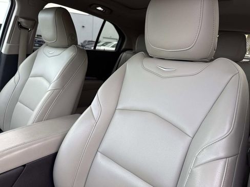 Used 2019 Cadillac XT4 Luxury image 24