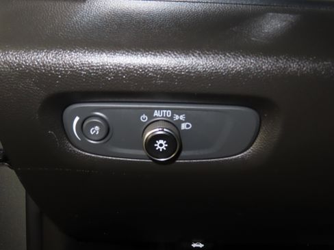 Used 2023 Chevrolet Traverse Premier AWD/4WD image 48