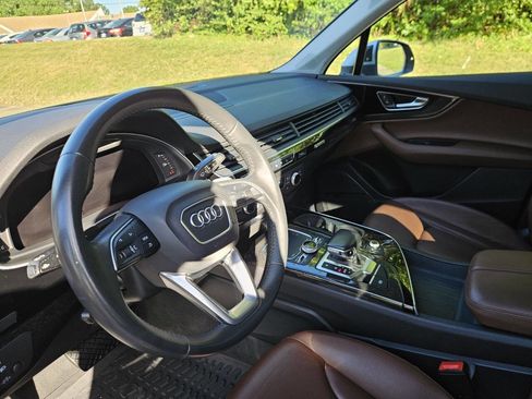 Used 2019 Audi Q7 3.0T Premium Plus w/ Premium Plus Package AWD/4WD image 10