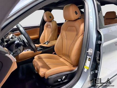 Used 2020 BMW 540i w/ M Sport Package image 21