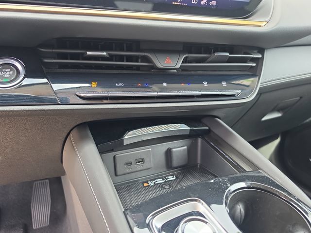 Used 2025 Buick Envision Avenir AWD/4WD image 28