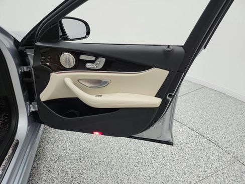 Used 2022 Mercedes-Benz E 350 Sedan image 21