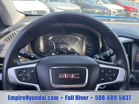 Used 2024 GMC Terrain SLE AWD/4WD image 27