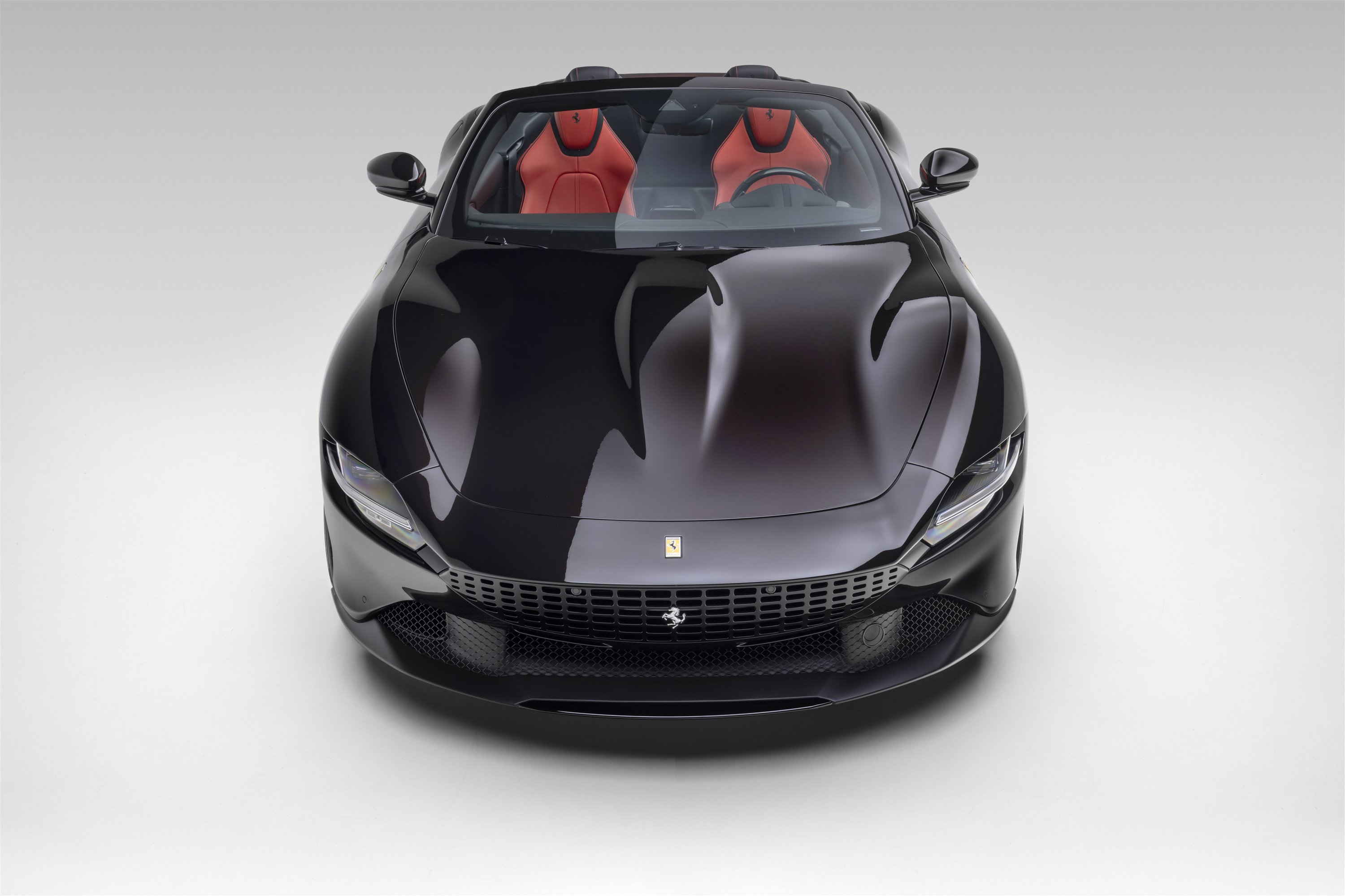 Certified 2026 Ferrari Roma Spider RWD image 4