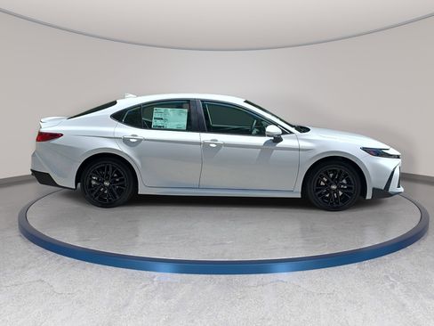 New 2026 Toyota Camry SE FWD image 4