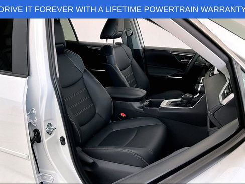 Used 2025 Toyota RAV4 XLE Premium image 10