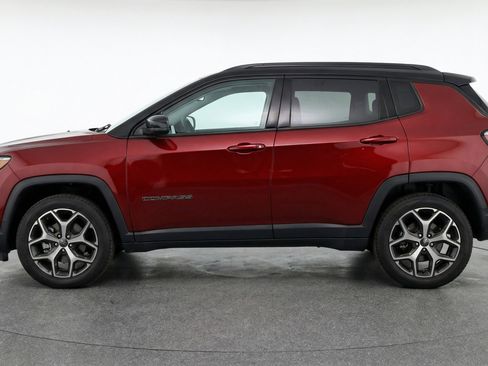 Used 2025 Jeep Compass Limited image 5