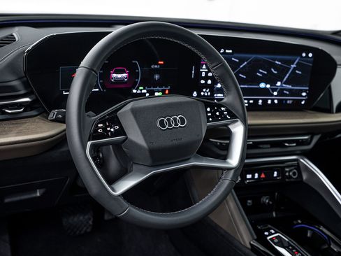 Certified 2025 Audi Q5 Premium w/ Convenience Package image 10