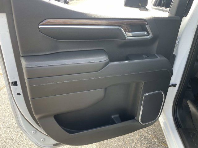 Used 2023 Chevrolet Silverado 1500 LT AWD/4WD image 23