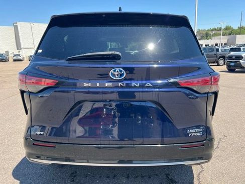 Used 2021 Toyota Sienna Limited AWD/4WD image 5