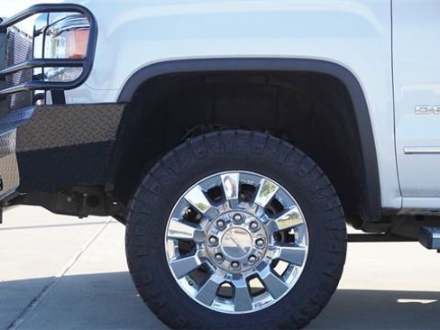 Used 2019 GMC Sierra 2500 Denali w/ Duramax Plus Package image 5